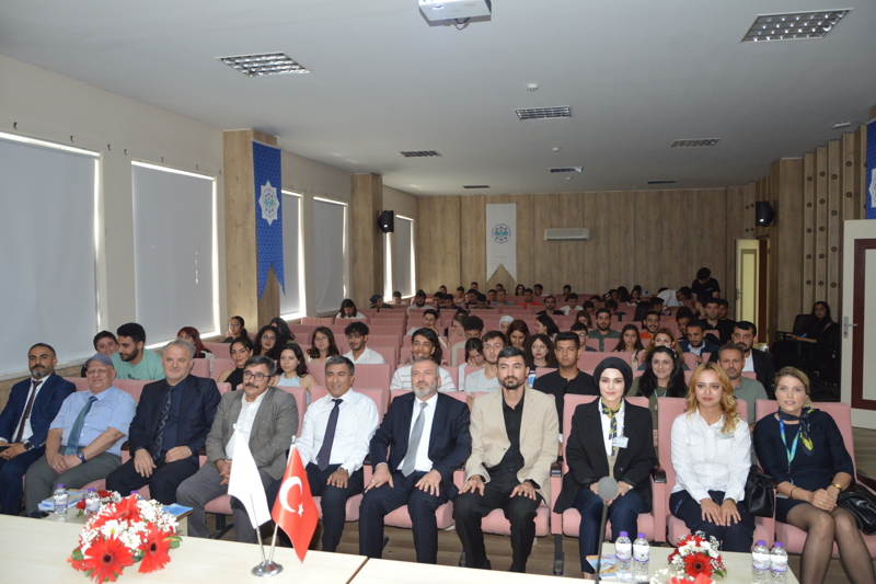 HAVACILIKTA KARİYER GÜNLERİ' NİN KONUĞU FUGO YER HİZMETLERİ GENEL MÜDÜR YARDIMCISIYDI